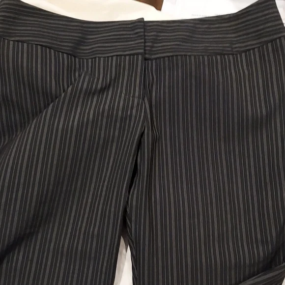 Guess Collections Black with Gray Pinstripe Wide Leg Pants Size 12 - Picture 3 of 9
